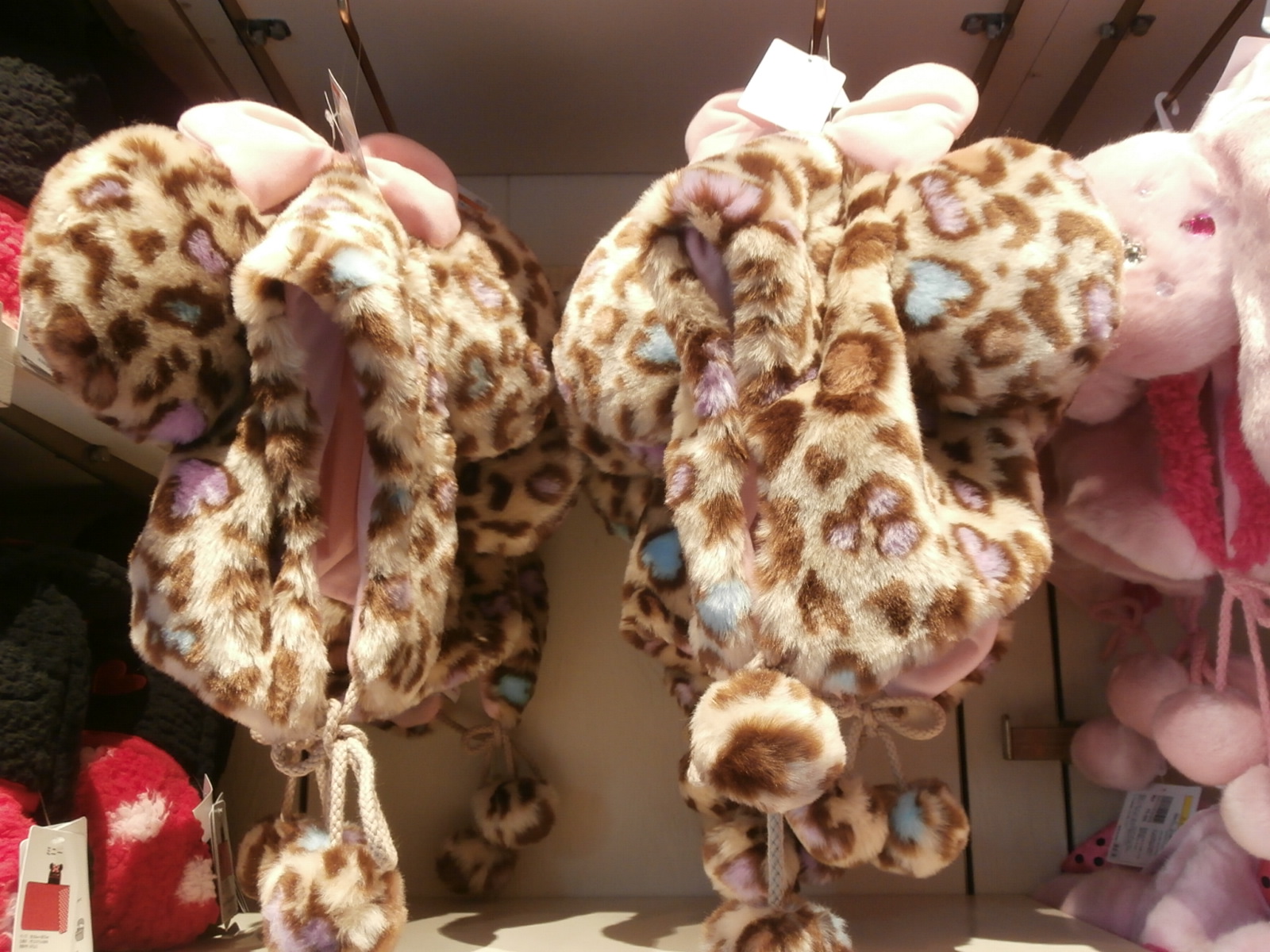 ディズニー「ヒョウ柄のファンキャップ」種類や販売年度まとめ│ラギの