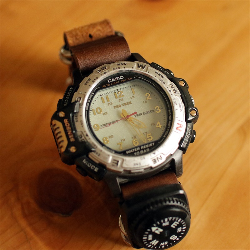 海外旅行向きのベスト腕時計はデジタルとアナログが共生するCASIOのPRO