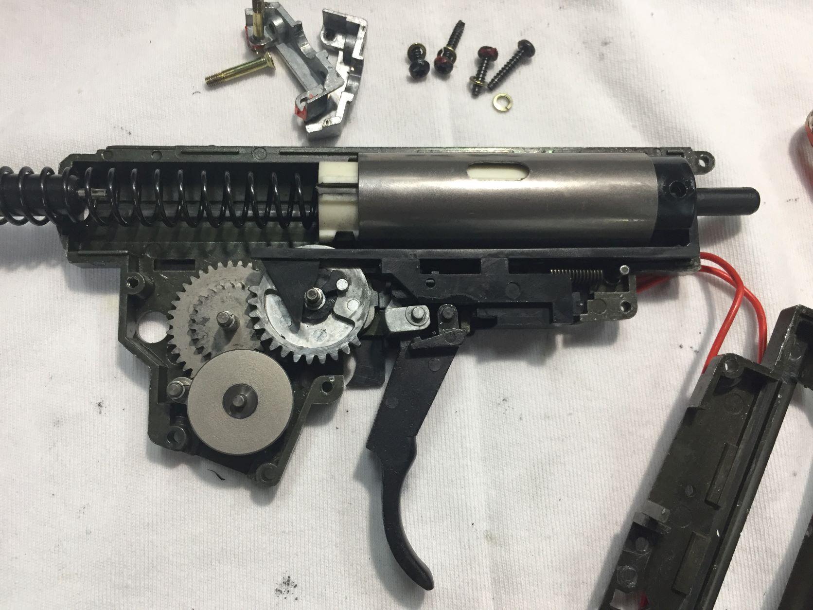 東京マルイ H&K MP5K ハイサイクル電動ガンの修理をさせて頂きました