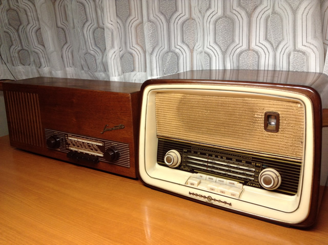 ドイツ製レトロ真空管ラジオを 2台並べてみました | 超入門：真空管