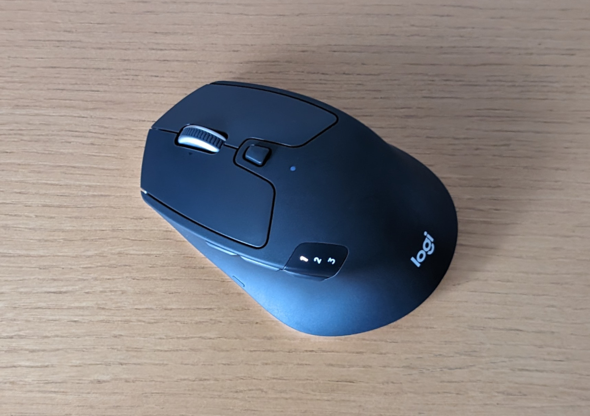 Logicool M720r TRIATHLON レビュー － 快適性・耐久性・多用途性の