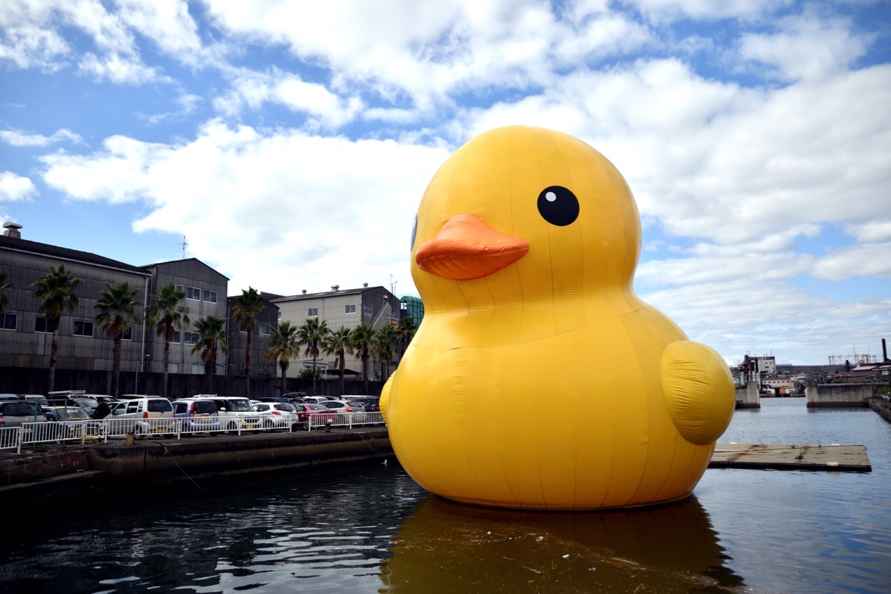 巨大アヒルちゃん（ラバーダック） | 旭巧芸株式会社｜大阪の看板の