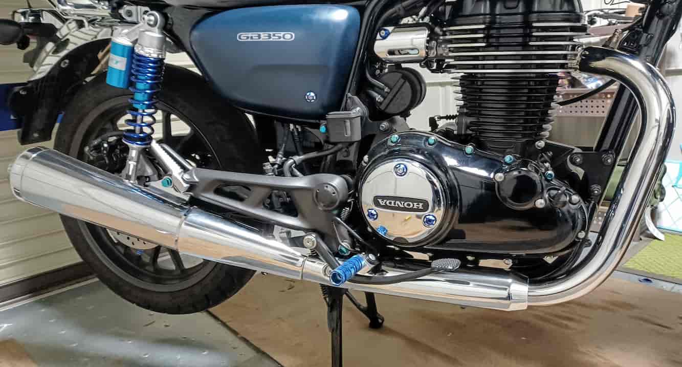 GB350(GB350S)のマフラーを保護するアイテムの使い方を紹介 | チェス犬