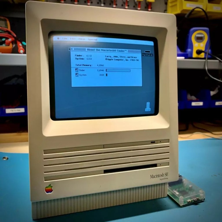Apple Macintosh SE SuperDrive – Retro Viator