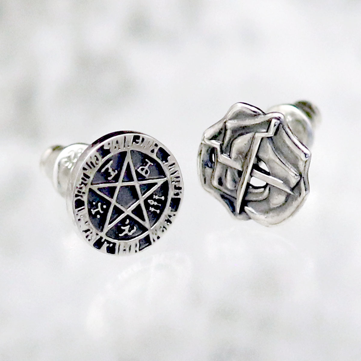 HELLSING アーカード & アンデルセン ペアピアス |平野耕太 大博覧会