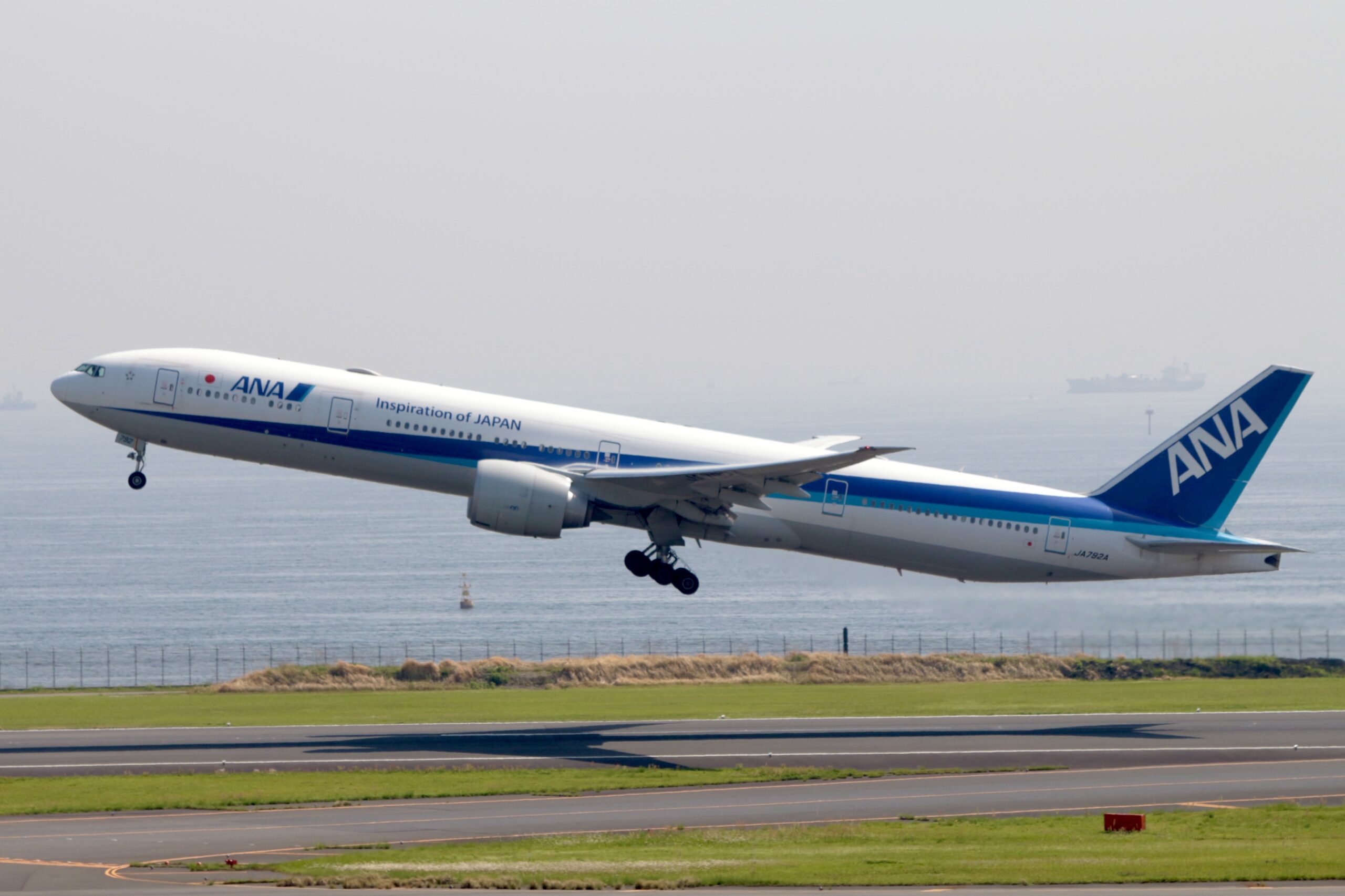 長距離路線を支えてきた大迫力の大型機「ボーイング777」／ANA