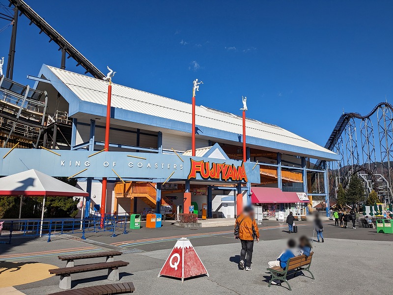 入場料無料で富士急ハイランドを楽しんできました【バイク駐車無料