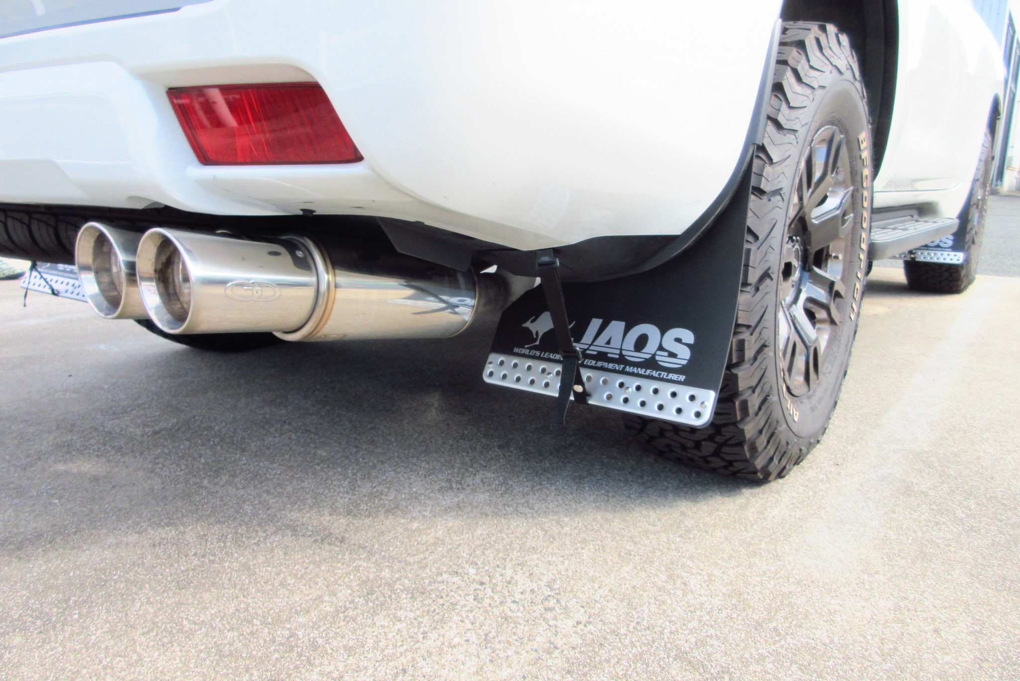 ランクルプラドにJAOSマッドガードⅢ取り付けました | 山口で