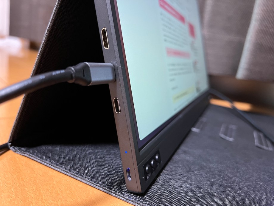 ドンキ バッテリー内蔵 15.6型モバイル液晶モニターを早速購入してみた