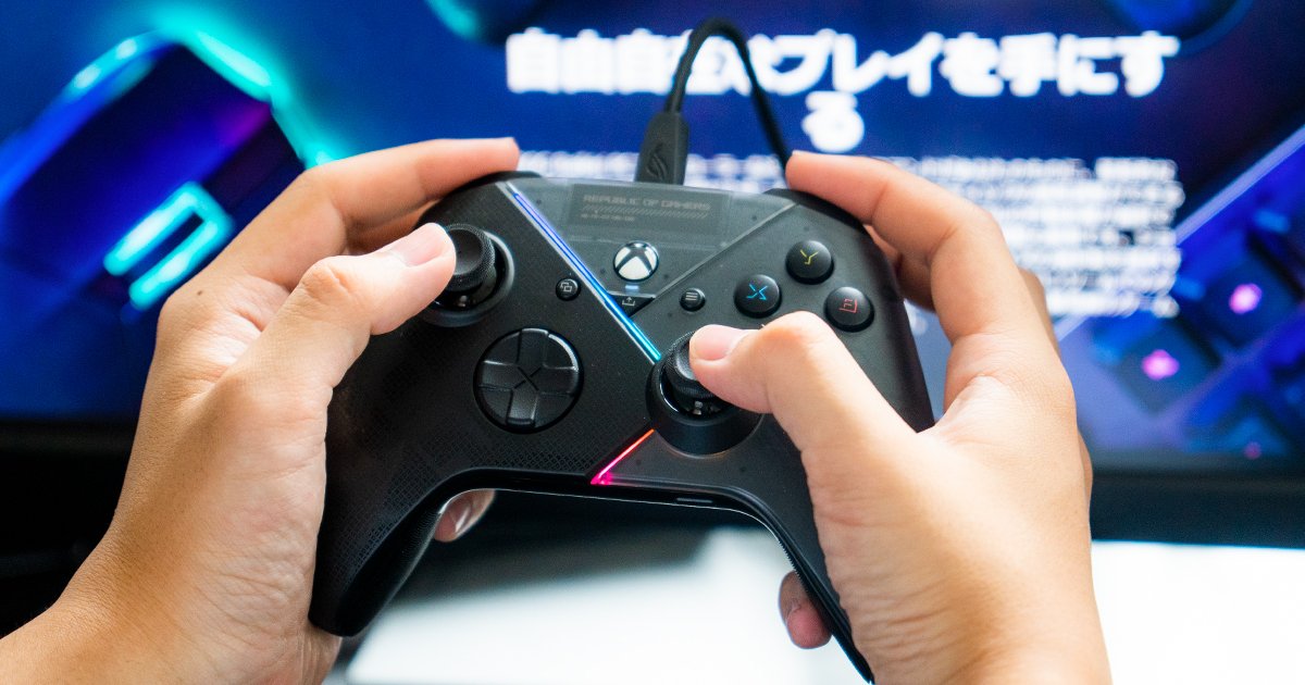 光るし背面ボタンあるしDAC内蔵だし、ASUSのPC・Xbox対応