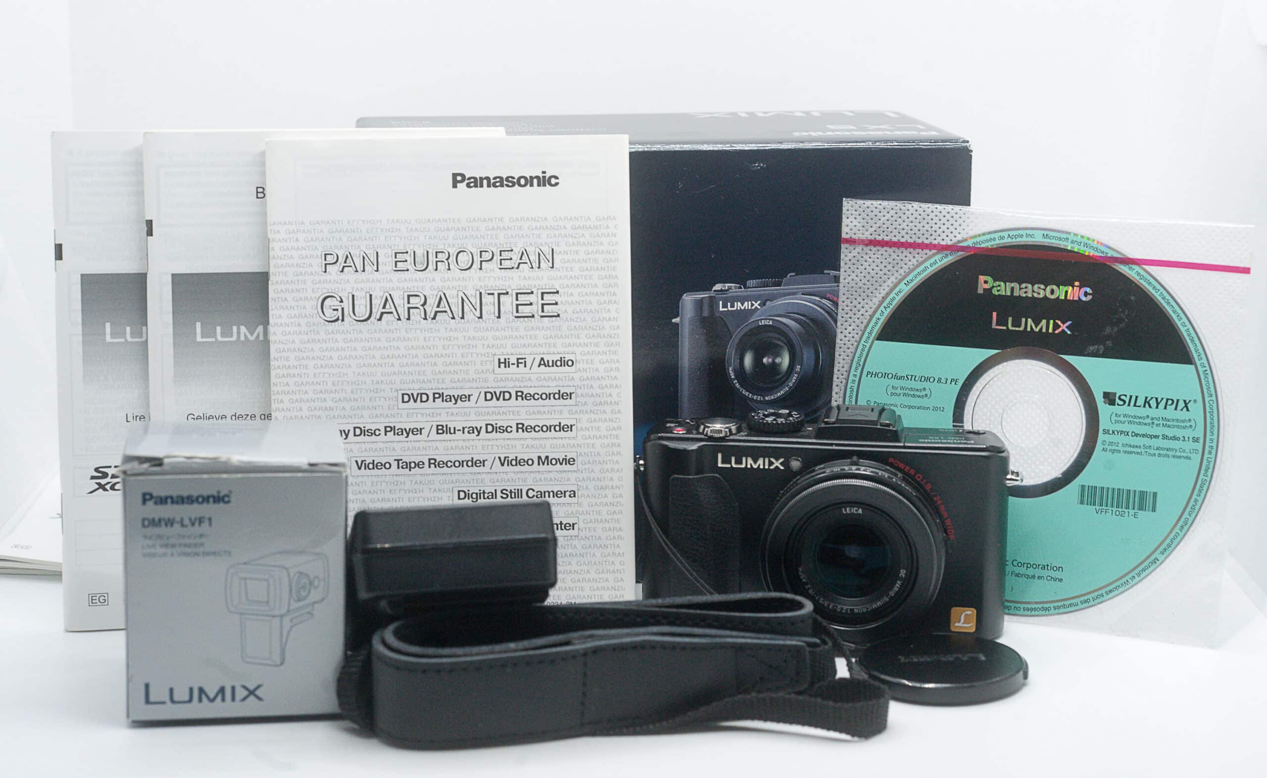 Panasonic Lumix LX-5 + DMW-LVF1 (viewfinder) - Vintagelens