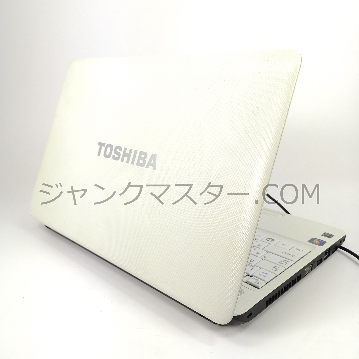 TOSHIBA/Core i3/ホワイト/Windows 11/15.6インチ/4GB/SSD 240GB