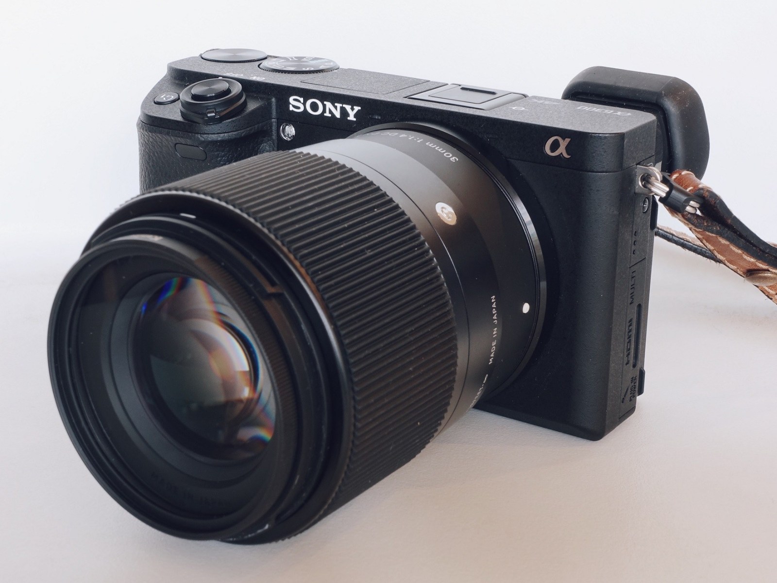SIGMA 30mm F1.4 DC DN | Contemporary レビュー】α6600,α6400,α6500に