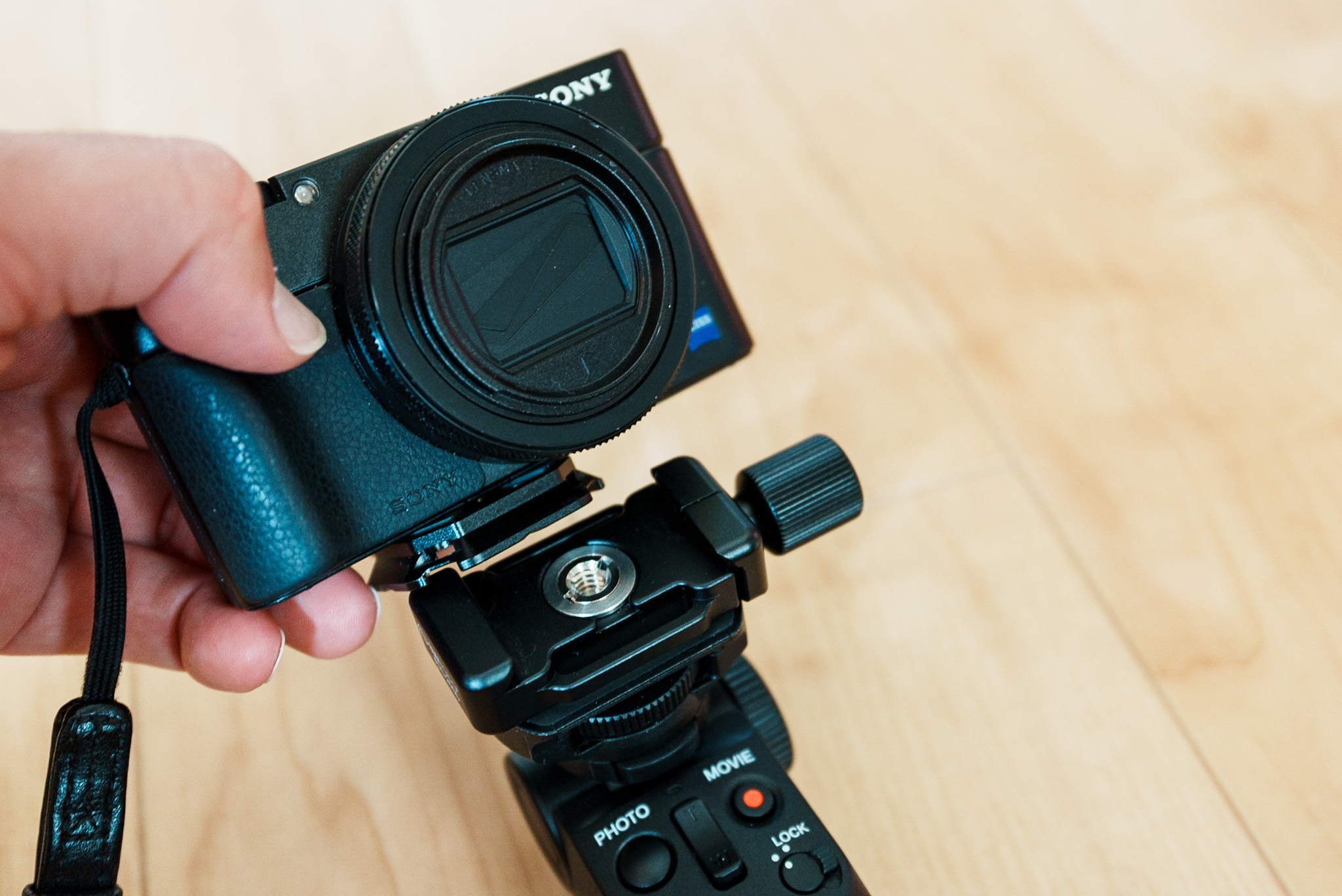 ZV-1F おすすめアクセサリー / SDカードやバッテリー 保護シートなど