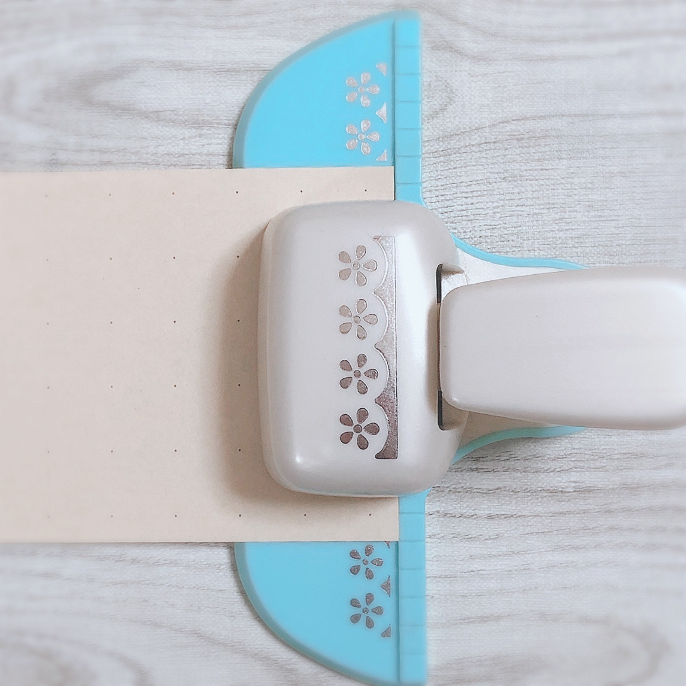 レース模様でちょっぴり華やかに……「キュアパンチボーダー