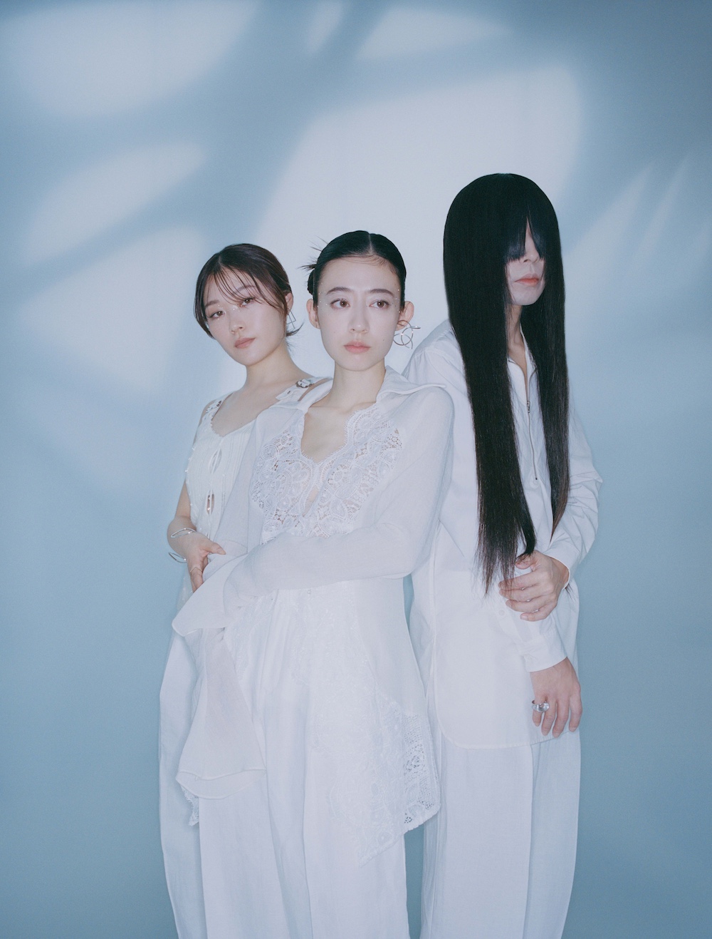 羊文学の生産限定盤シングル『1999 / 人間だった』12月にリリース