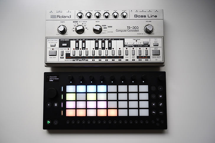 ableton Move サンプラー シーケンサー スピーカー、マイクが内蔵