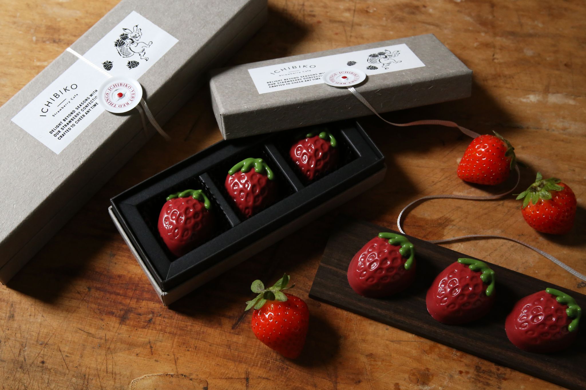 いちごの特徴を活かしたフィナンシェとチョコクランチ - ICHIBIKO