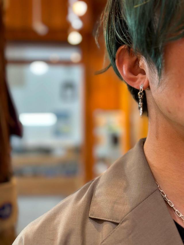 送料無料】 ZOCALO ソカロ クラウン・ドージェ・ソード・ピアス 片売り