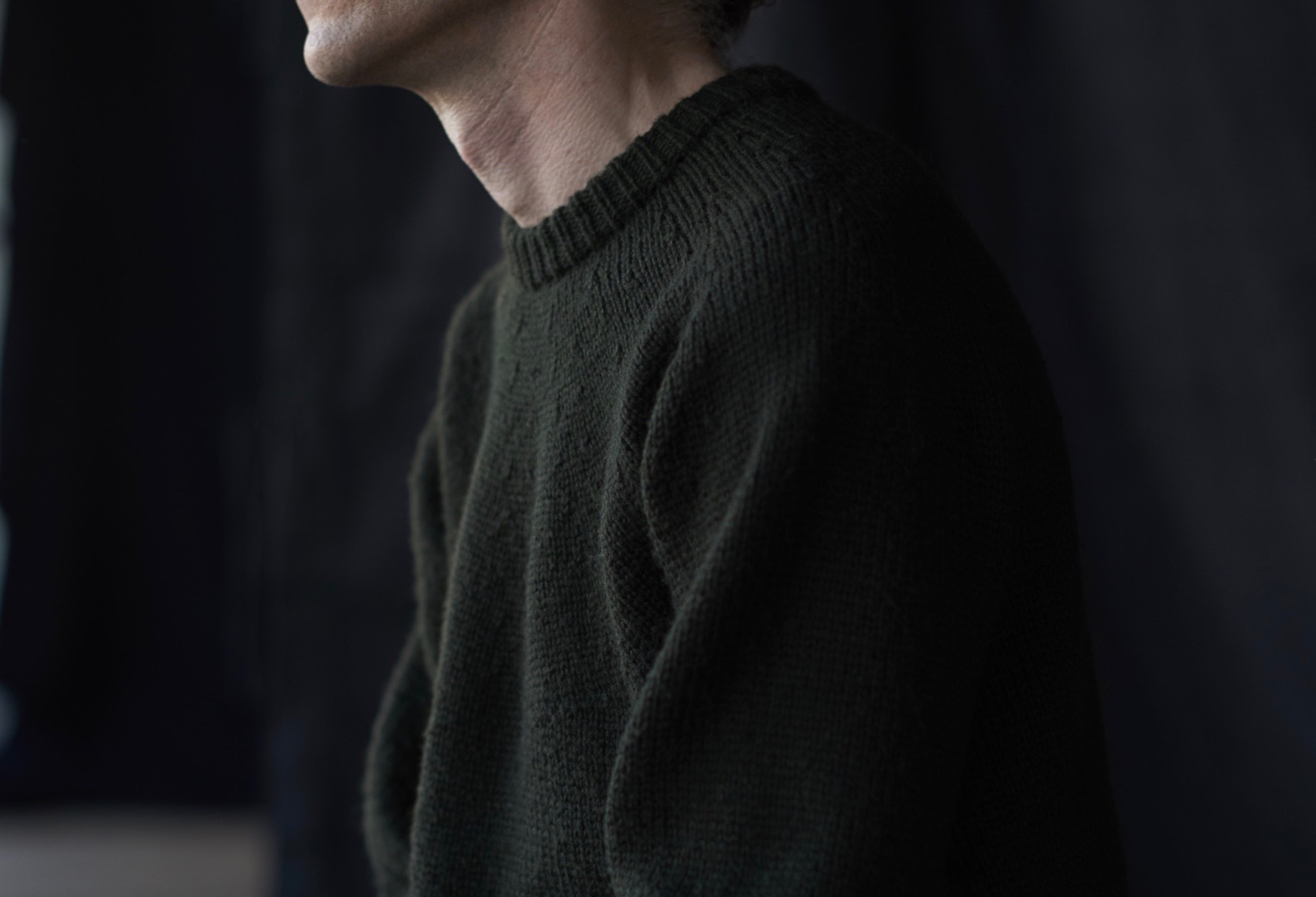 COMOLI / ハンドクルーネックニット | IDEAL