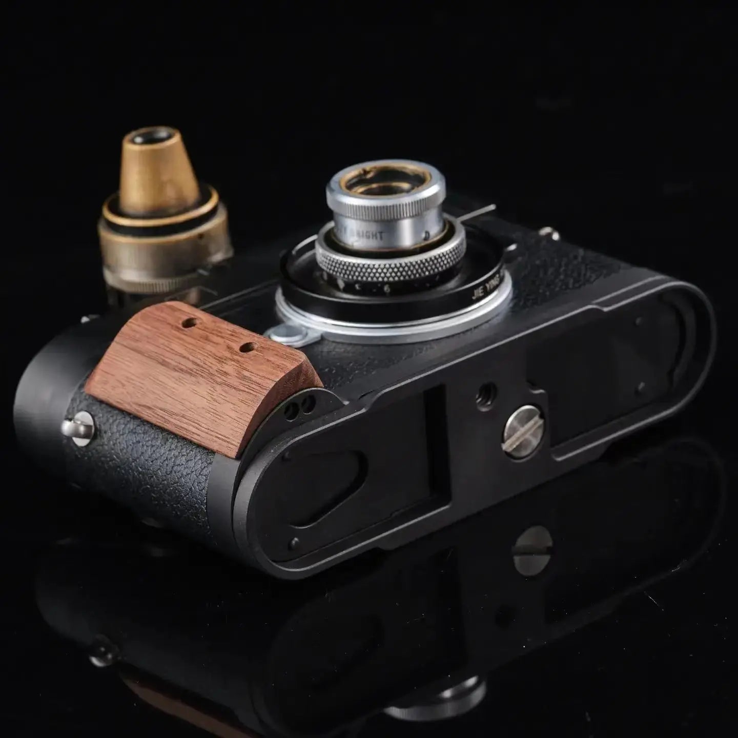 IDSworks modular grip for Leica M10 - IDS initial design studio