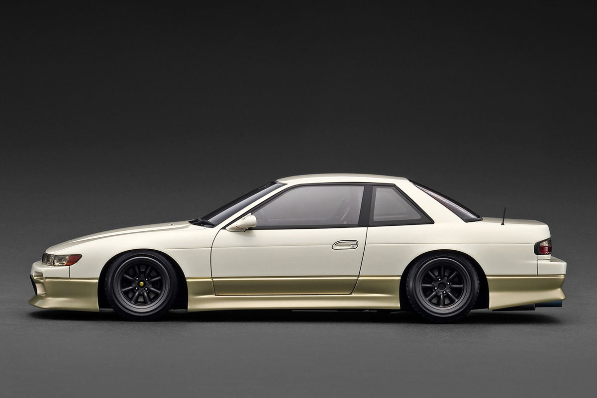 IG3589 1/18 VERTEX S13 Silvia White/Gold With Engine | LINE UP