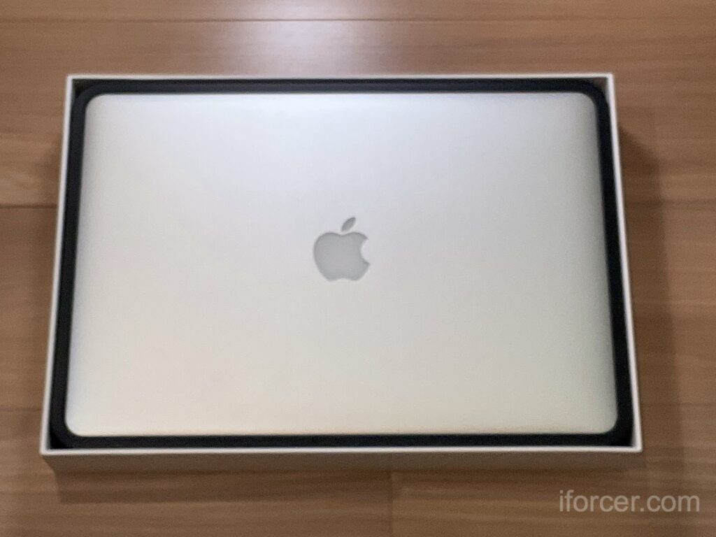 人生初の15インチ]自称Apple信者が中古MacBook Pro 15インチ(Mid 2015