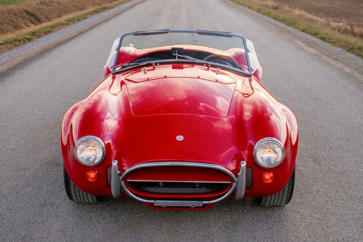 約1億8000万円！ 特別なシェルビー「427コブラ」の心臓は7リッターの