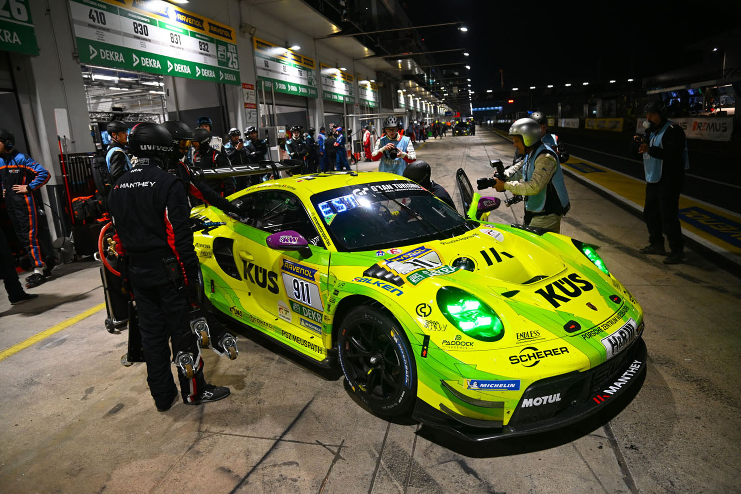 ニュルブルクリンク24時間耐久レースの裏側に潜入取材！ 極寒の