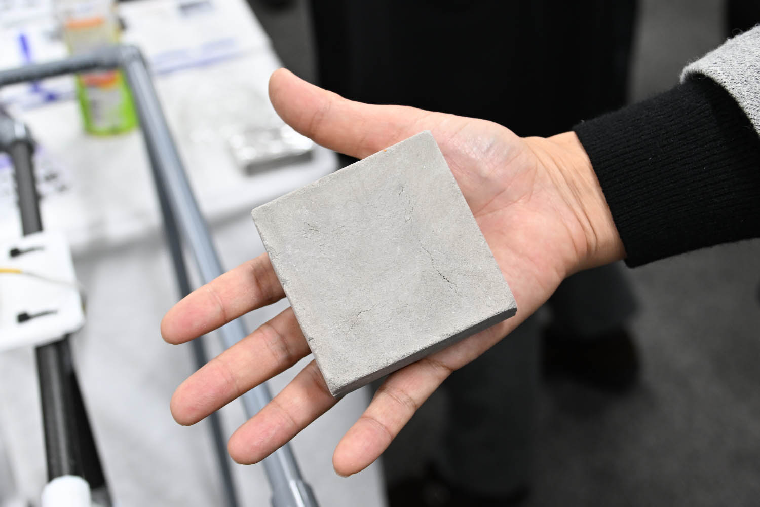 水素を安全に持ち運べる「水素化マグネシウム」が自動車の未来を拓く