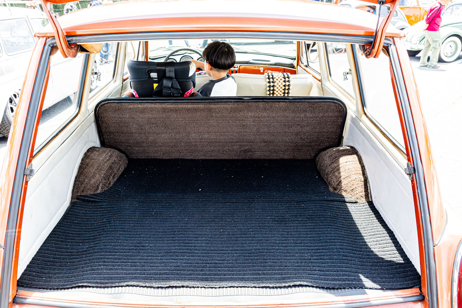 半世紀以上むかしのVW「タイプ3」で通勤からキャンプまで！ 奥様