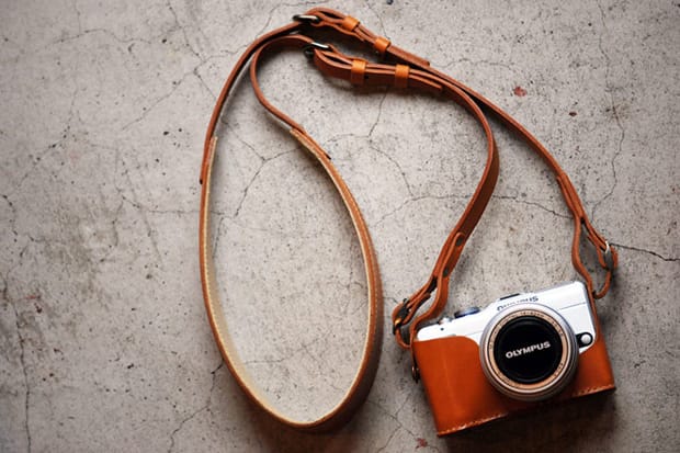 Roberu Olympus Pen Lite E-PL1 Holder & Strap Set | Hypebeast
