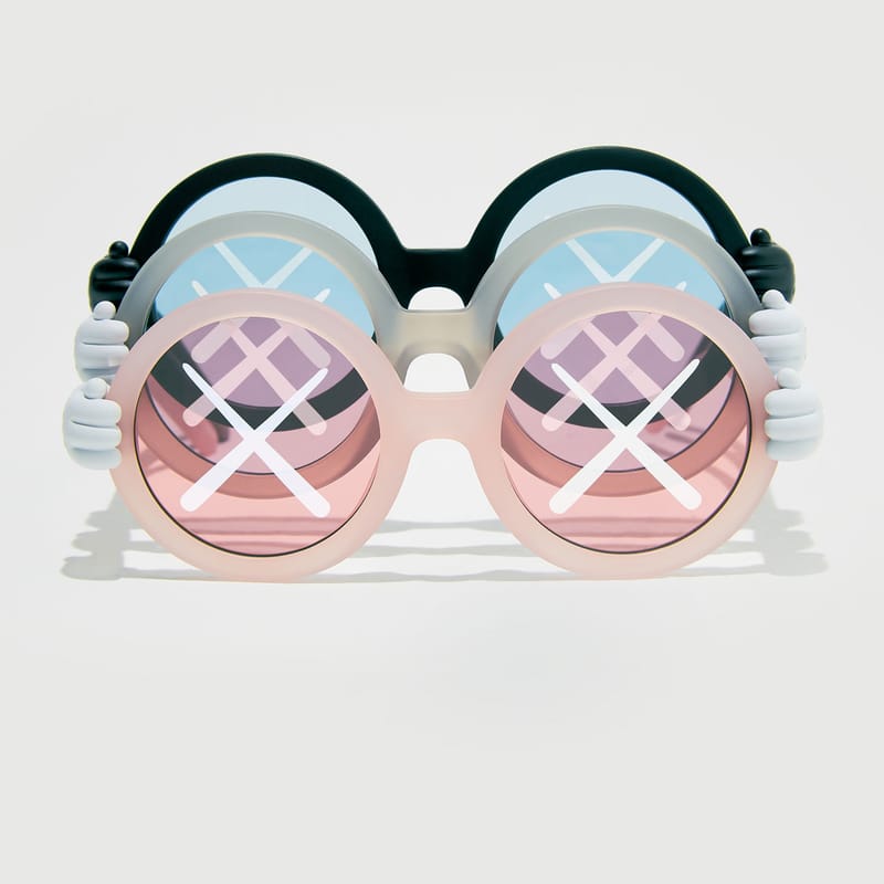 カウズのキッズ用サングラスが発売 | Hypebeast.JP