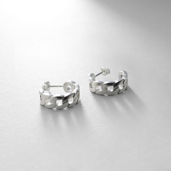 シルバー フラットカーブチェーンモチーフピアス | ココシュニック