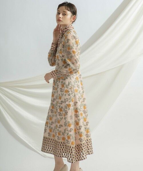 セール】 ミックスフラワー刺繍ワンピース （ロング・マキシ丈