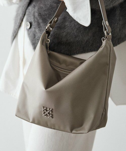 ◇シリーズ累計販売点数2万点超◇クラウズナイロンシンプルショルダー