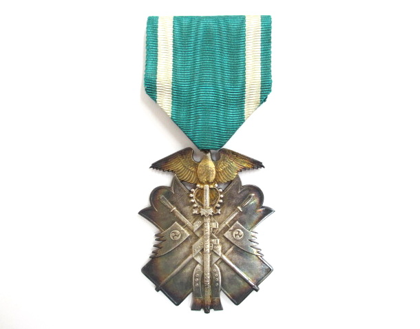 七級・八級金鵄勲章 勲章 巧七級金鵄勲章・勲八位景雲章をはじめ勲章