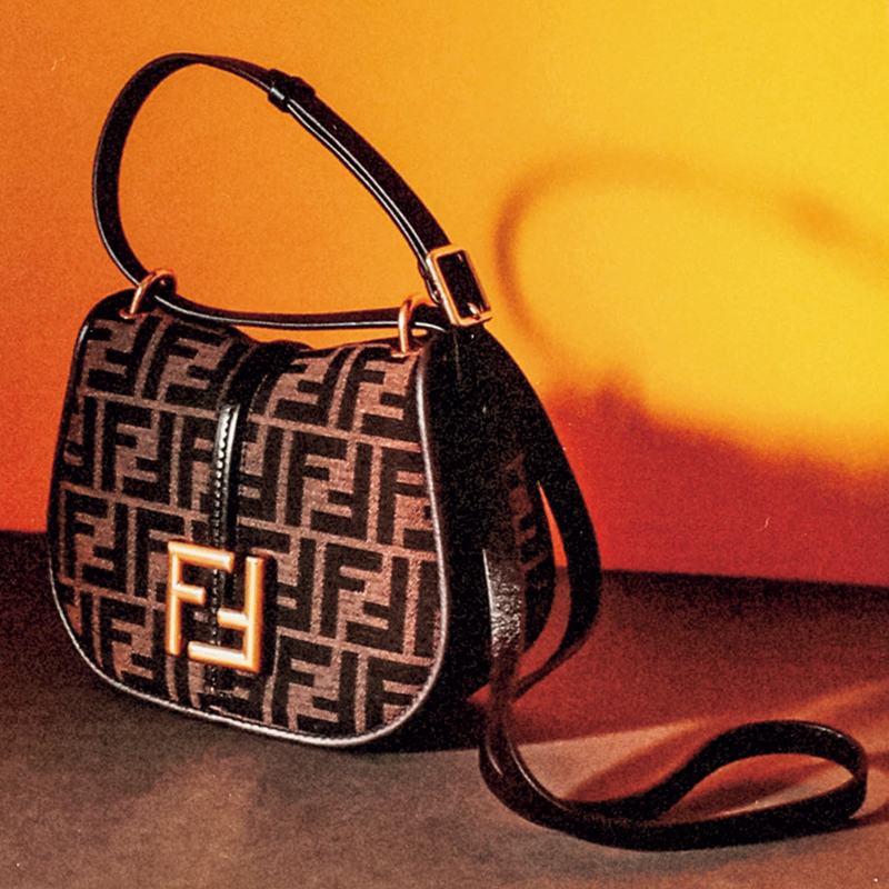 人気再燃！【フェンディ】の“ズッカ柄”にコンサバママが夢中！今注目の