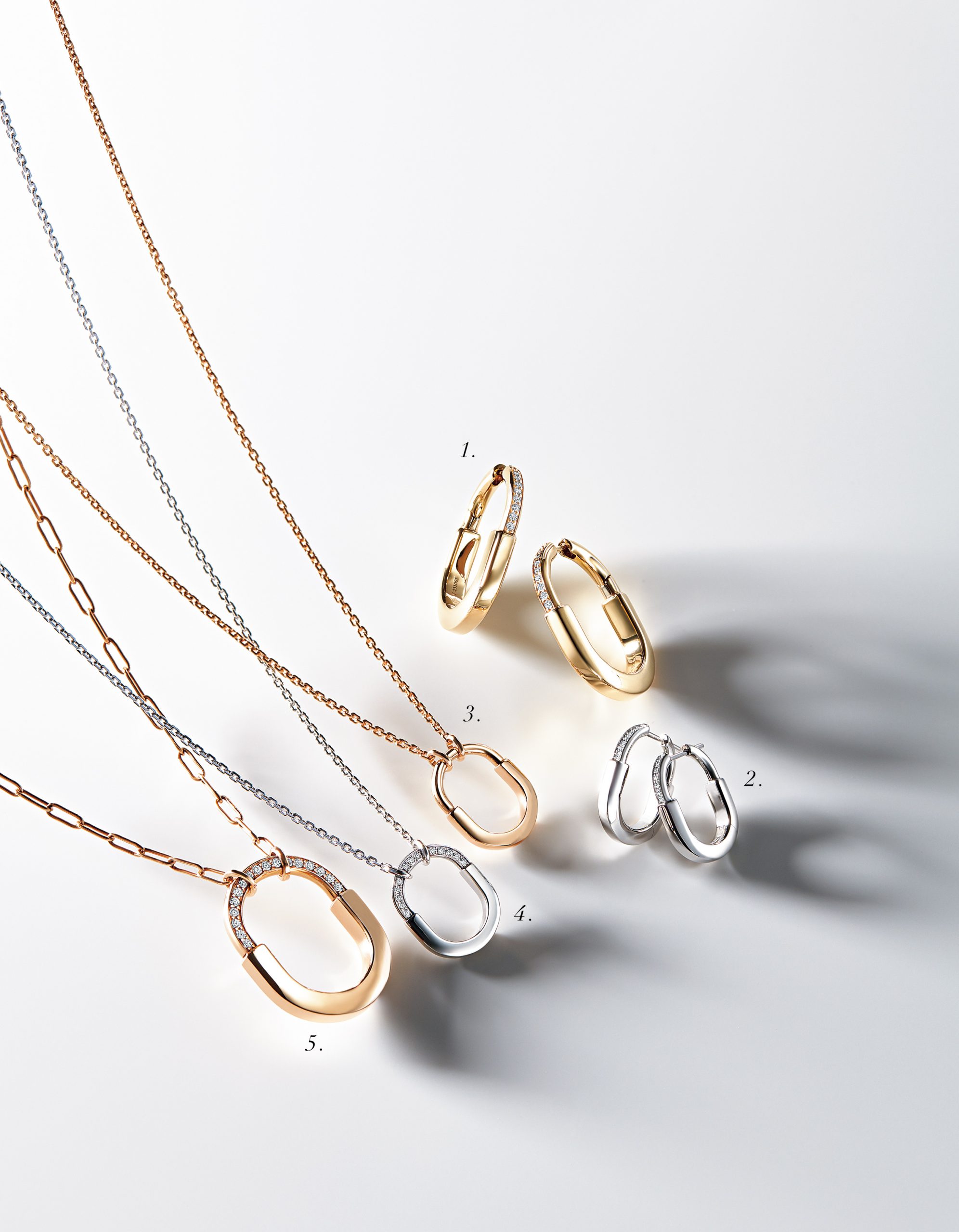 愛にあふれるティファニーのホリデージュエリー | VERY NaVY