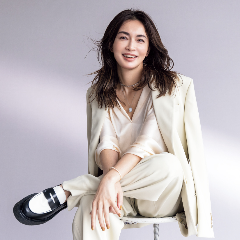 長谷川京子さん「人生をサバイブする力は自信があります」 | VERY NaVY