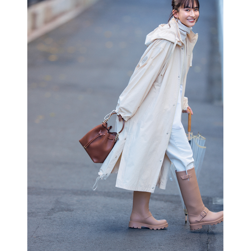 ジミー チュウの“優しい”レインブーツ』はオールシーズン履き回せる