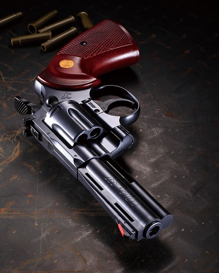 エアーリボルバーに上質なブルーイング風仕上げが登場「クラウンモデル