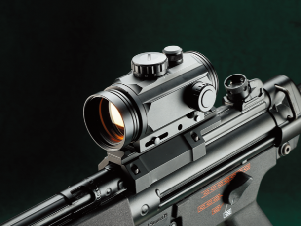 実銃の世界で実績もある国産ドットサイト「SIGHTRON JAPAN BED-5＆BED