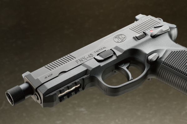 45ACP弾を使用するFN版の攻撃型ハンドガン「東京マルイ ガスブロー