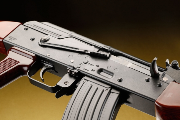 東京マルイのこだわりが詰まった新モデルガスブローバック「AKM