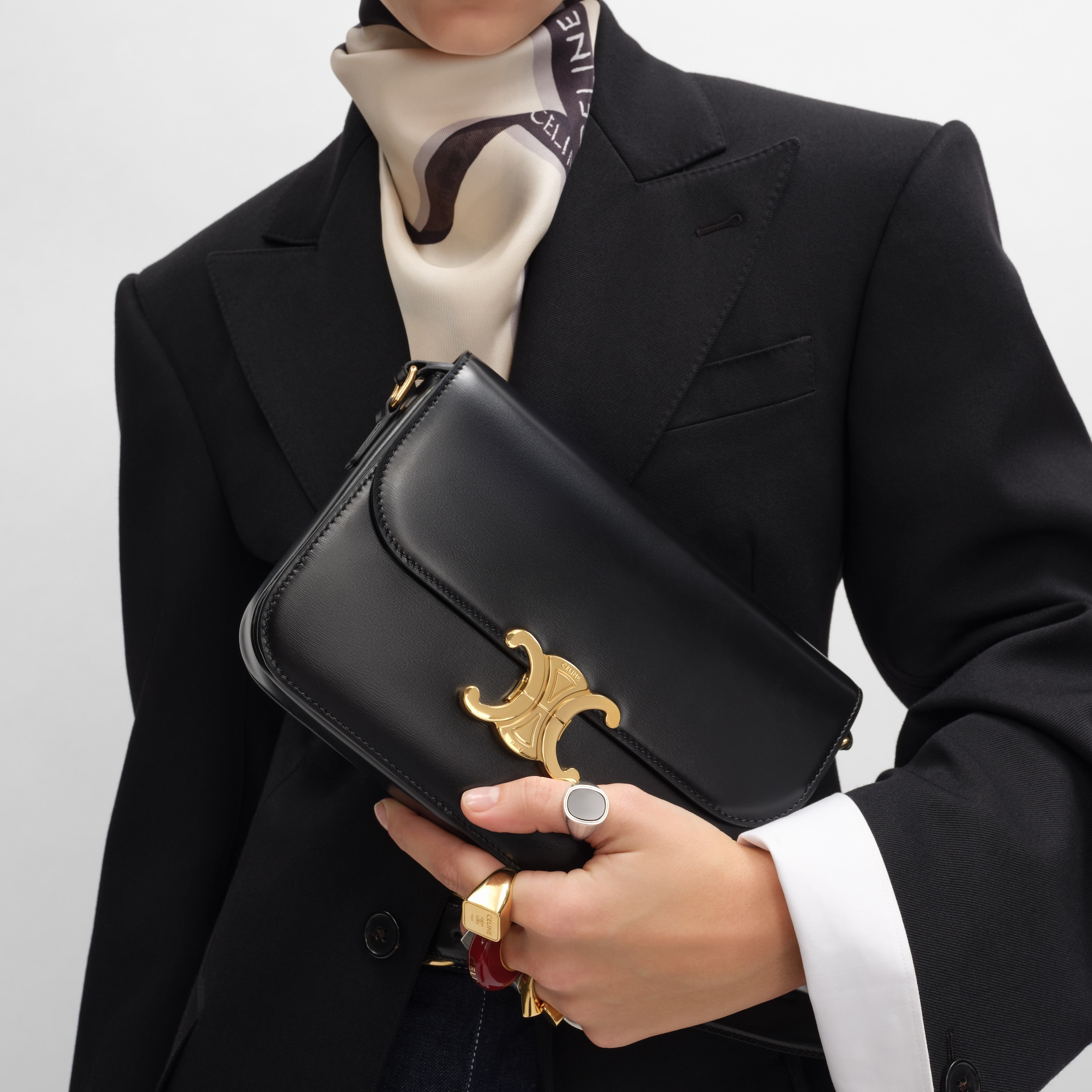 クラシック トリオンフ バッグ / シャイニーカーフスキン - ブラック