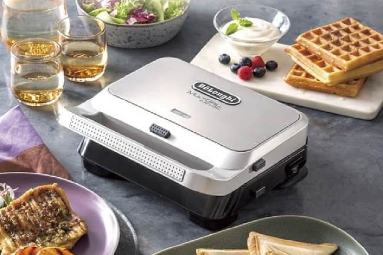 デロンギから本格的な“グリル料理”が楽しめる卓上調理家電2種--家族や