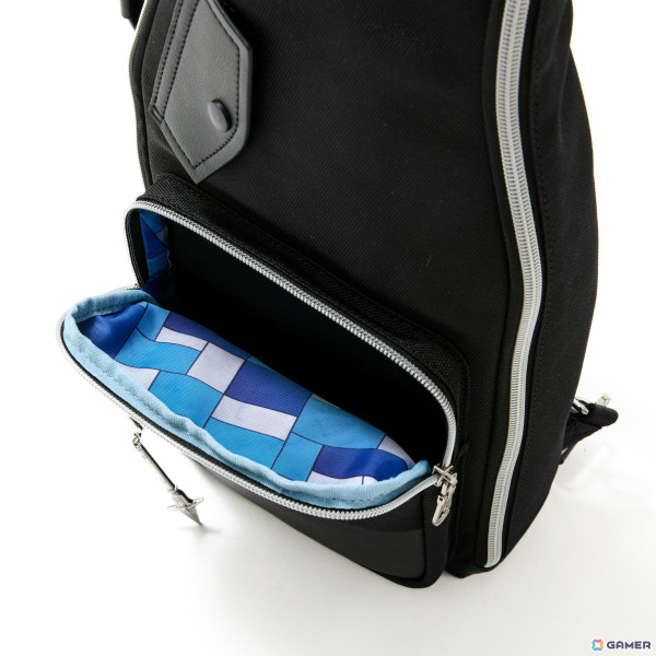 ストライク・ザ・ブラッド」姫柊雪菜をイメージした腕時計＆バッグが