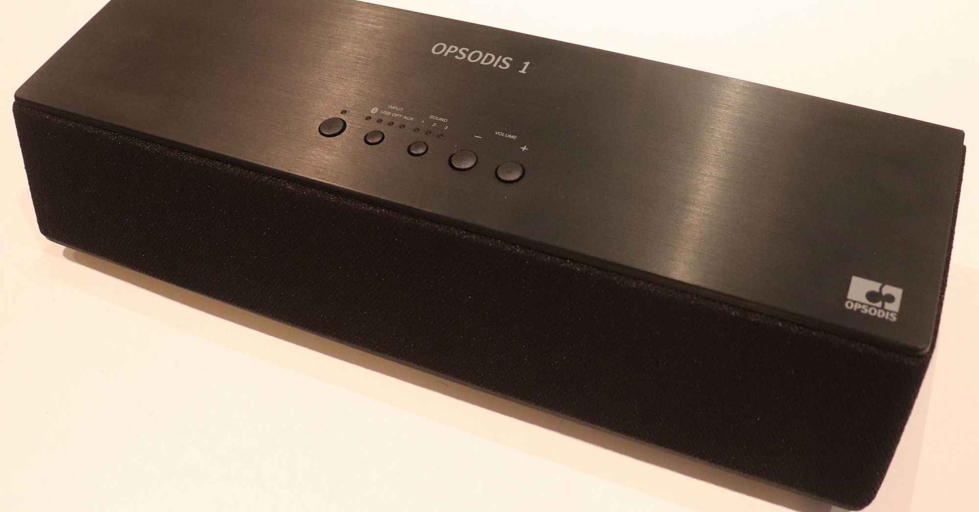 鹿島建設が作った不思議なスピーカー ステレオ音源を立体音響にする