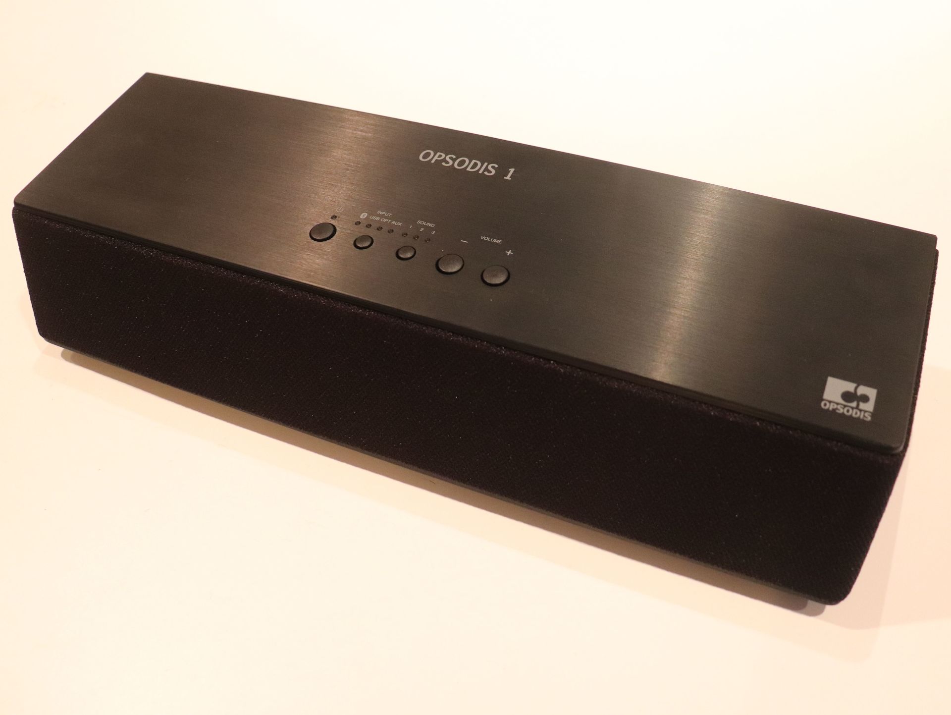 鹿島建設が作った不思議なスピーカー ステレオ音源を立体音響にする